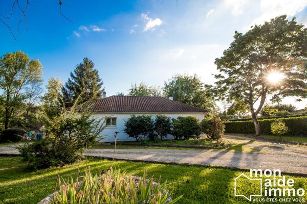 Maison plain-pied rénovée et vaste terrain constructible