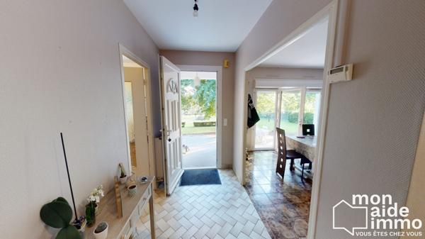 Maison plain-pied rénovée et vaste terrain constructible