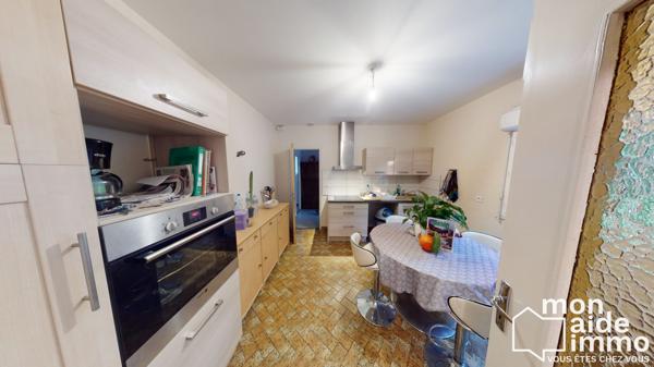 Maison plain-pied rénovée et vaste terrain constructible