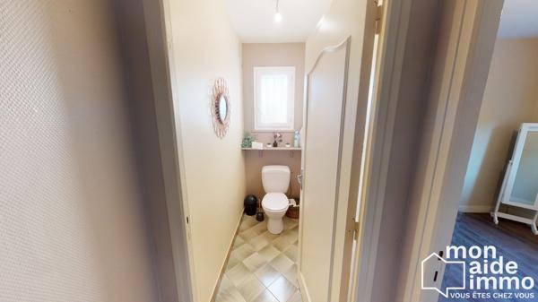 Maison plain-pied rénovée et vaste terrain constructible