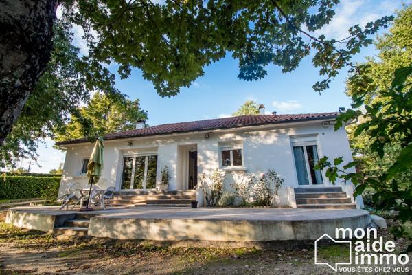 Maison plain-pied rénovée et vaste terrain constructible