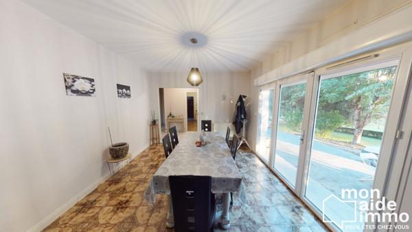 Maison plain-pied rénovée et vaste terrain constructible