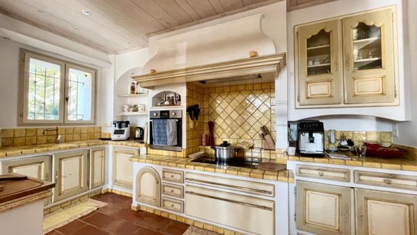 Maison Avignon 15 pièce(s) 400 m2      1 144 500