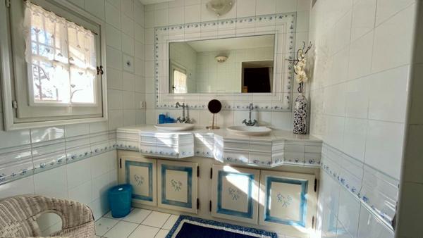 Maison Avignon 15 pièce(s) 400 m2      1 144 500