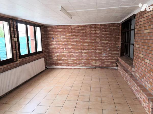 Commune de POIX DE PICARDIE, une maison sur un terrain de 939m² comprenant :