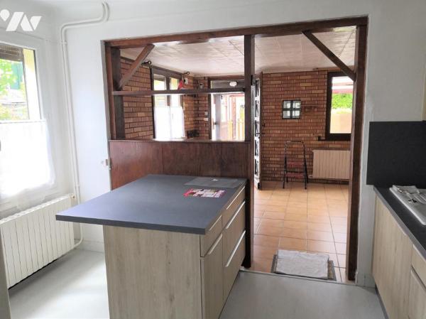 Commune de POIX DE PICARDIE, une maison sur un terrain de 939m² comprenant :