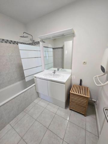 ISTRES – À 500 M DU CENTRE-VILLE – T2 AVEC TERRASSE, CLIMATISATION ET PARKING  ! T2. 2 PIECES (13)