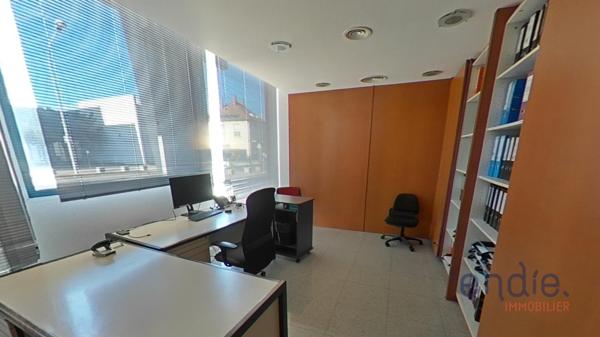 BUREAUX À LOUER – WITTENHEIM – ESPACE PROFESSIONNEL AVEC 2 GARAGES
