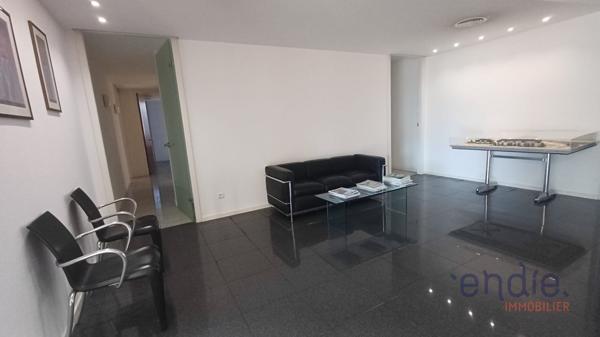 BUREAUX À LOUER – WITTENHEIM – ESPACE PROFESSIONNEL AVEC 2 GARAGES