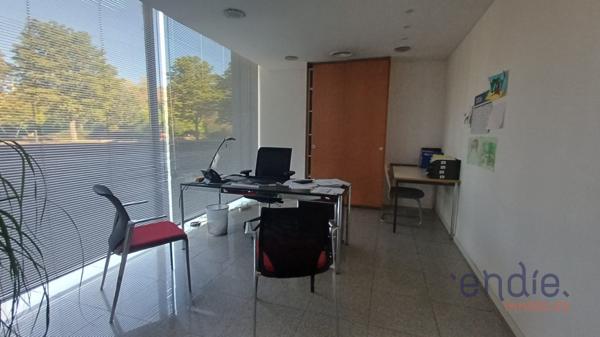 BUREAUX À LOUER – WITTENHEIM – ESPACE PROFESSIONNEL AVEC 2 GARAGES