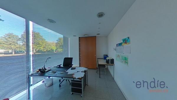 BUREAUX À LOUER – WITTENHEIM – ESPACE PROFESSIONNEL AVEC 2 GARAGES