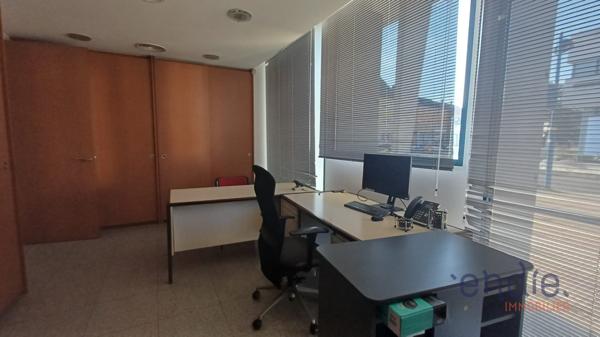 BUREAUX À LOUER – WITTENHEIM – ESPACE PROFESSIONNEL AVEC 2 GARAGES
