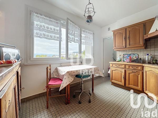 Location appartement 3 pièces 92 m² Annecy-le-Vieux