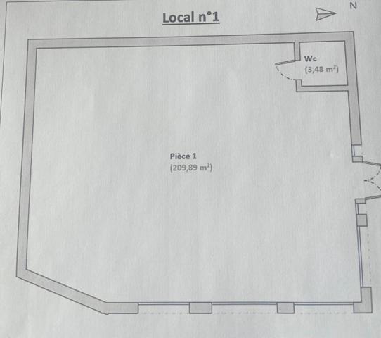 Ensemble immobilier mixte - appartement et locaux commerciaux