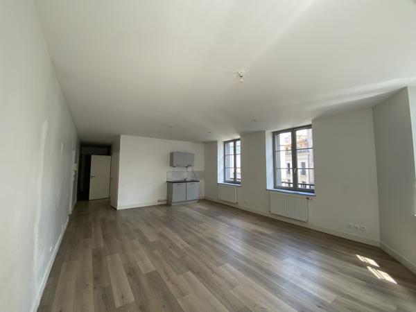 Appartement
         4 pièces
        - 92 m² 138 000 € *
