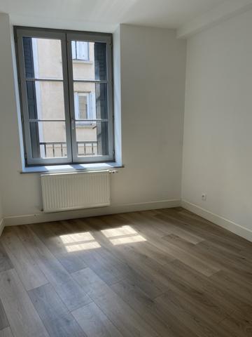 Appartement
         4 pièces
        - 92 m² 138 000 € *