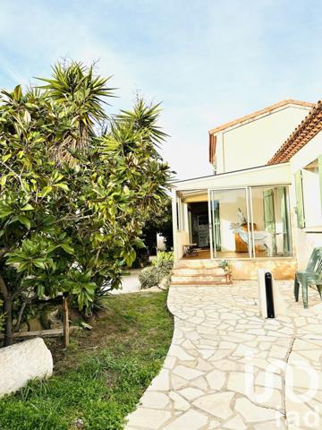 Maison traditionnelle 5 pièces de 113 m² à Port-de-Bouc (13110)