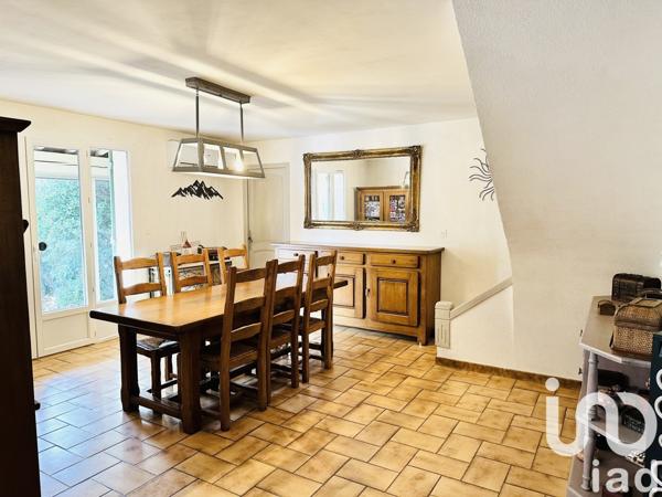 Maison traditionnelle 5 pièces de 113 m² à Port-de-Bouc (13110)