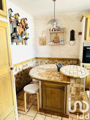 Maison traditionnelle 5 pièces de 113 m² à Port-de-Bouc (13110)