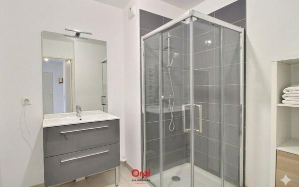 Appartement à vendre    3 pièces • 63 m2 Marseille 10