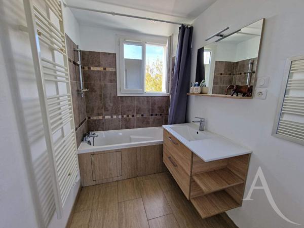 Appartement Mantes La Jolie 3 pièces 2 chambres cave et parking