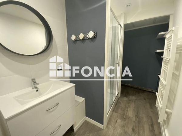 Location Appartement 3 pièces 53.9 m² - 18 RUE COURCOURONNE Saumur 49400