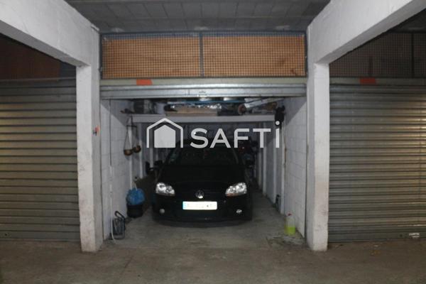 A VENDRE MARSEILLE 11ème  DEUX  GRANDS GARAGES LOUES