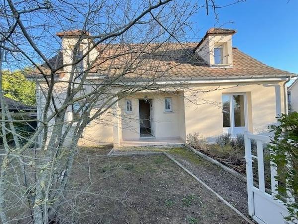 Maison de 2010 Type 6 sur Sous Sol , 4 chambres