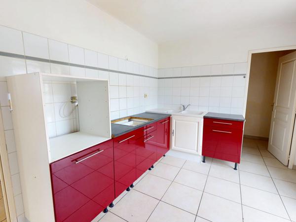 Maison de 2010 Type 6 sur Sous Sol , 4 chambres