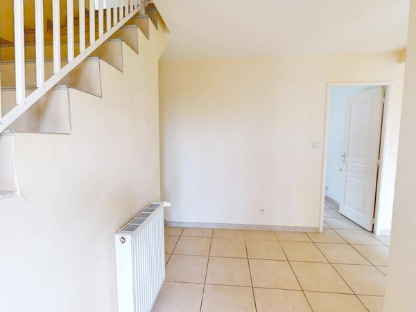 Maison de 2010 Type 6 sur Sous Sol , 4 chambres