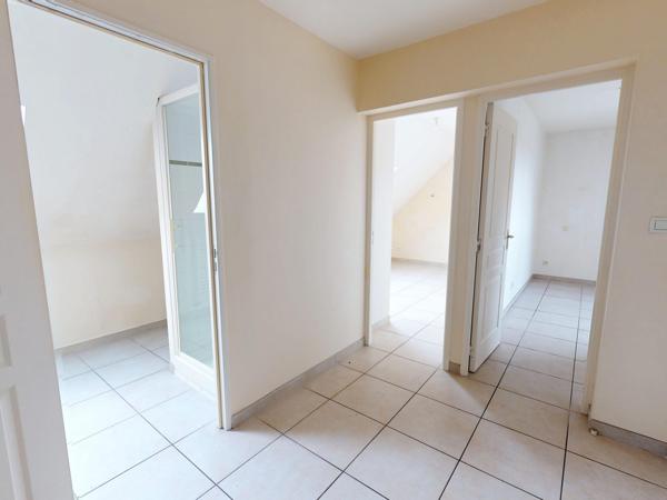 Maison de 2010 Type 6 sur Sous Sol , 4 chambres