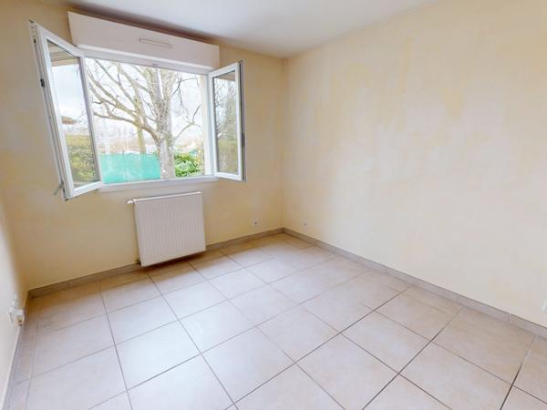 Maison de 2010 Type 6 sur Sous Sol , 4 chambres