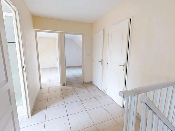 Maison de 2010 Type 6 sur Sous Sol , 4 chambres