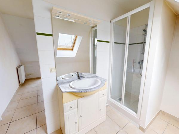 Maison de 2010 Type 6 sur Sous Sol , 4 chambres