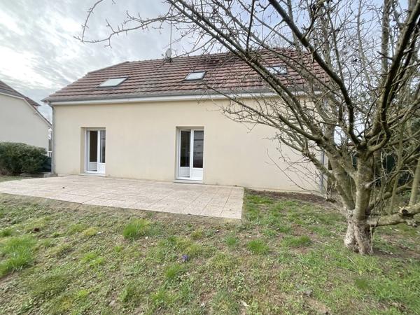 Maison de 2010 Type 6 sur Sous Sol , 4 chambres
