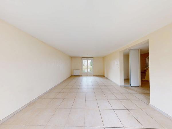 Maison de 2010 Type 6 sur Sous Sol , 4 chambres