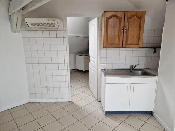 Location - Appartement Neuville-Saint-Rémy 59554 1 pièce 23 m 2