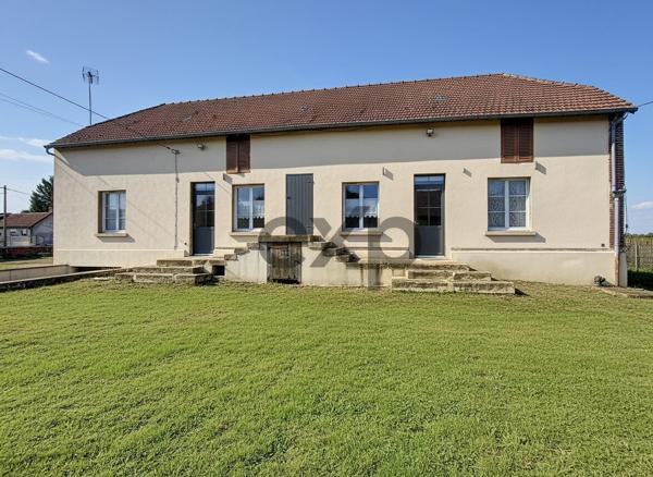 Ancien corps de ferme rénové avec dépendances