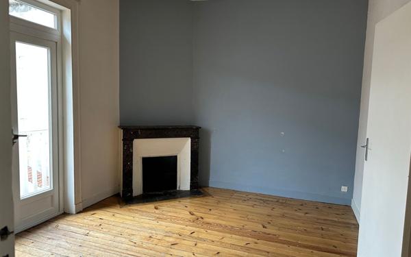 Appartement à vendre    3 pièces • 64,22 m2 Bordeaux