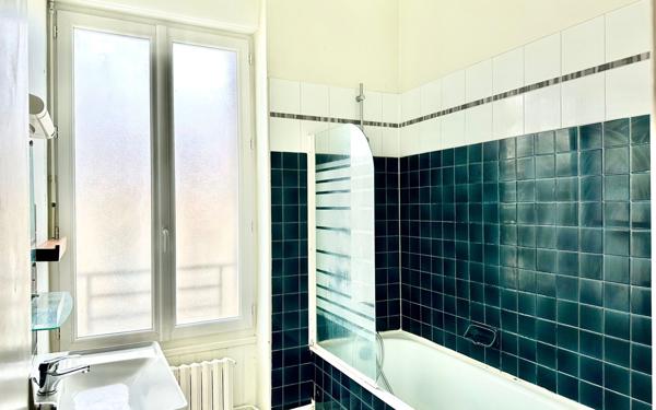 Appartement à vendre    3 pièces • 64,22 m2 Bordeaux