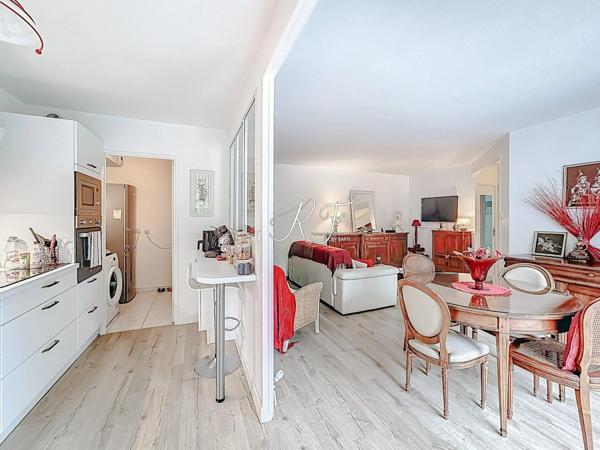 appartement de plain pied avec un grand jardin