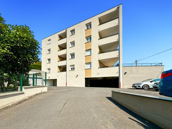 Trévoux (01600) Appartement T3 récent, Ascenseur Climatisé avec balcon et Parking à Trévoux - Bord de Saône