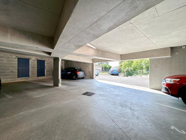 Trévoux (01600) Appartement T3 récent, Ascenseur Climatisé avec balcon et Parking à Trévoux - Bord de Saône