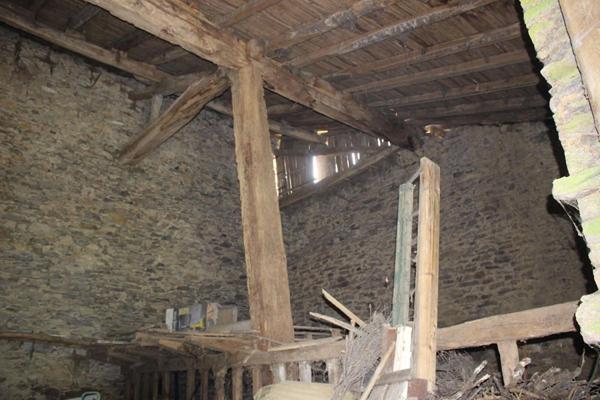 Grange en zone constructible et terrain