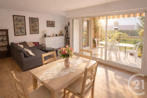 Appartement à vendre  3 pièces - 73 m 2   MENTON  - 06