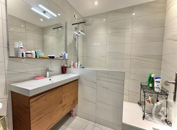 Appartement à vendre  3 pièces - 73 m 2   MENTON  - 06