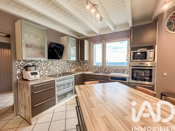 Maison à vendre 9 pièces 220 m² Cornas