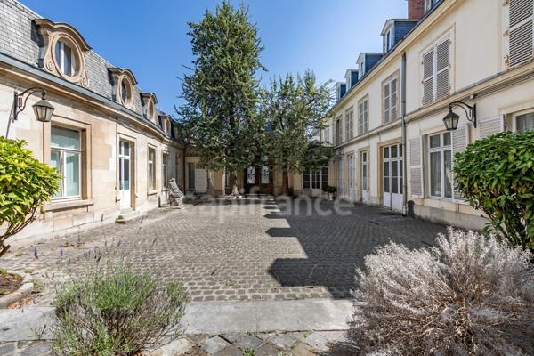 Appartement bourgeois 260 m² avec terrasse et jardin à vendre 6 pièces REIMS (51)