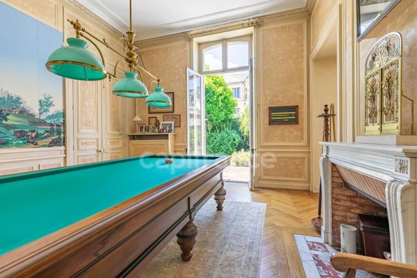 Appartement bourgeois 260 m² avec terrasse et jardin à vendre 6 pièces REIMS (51)