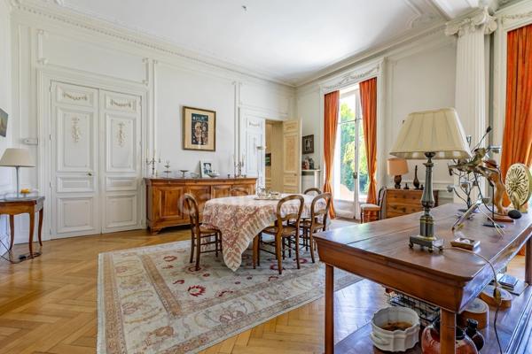 Appartement bourgeois 260 m² avec terrasse et jardin à vendre 6 pièces REIMS (51)